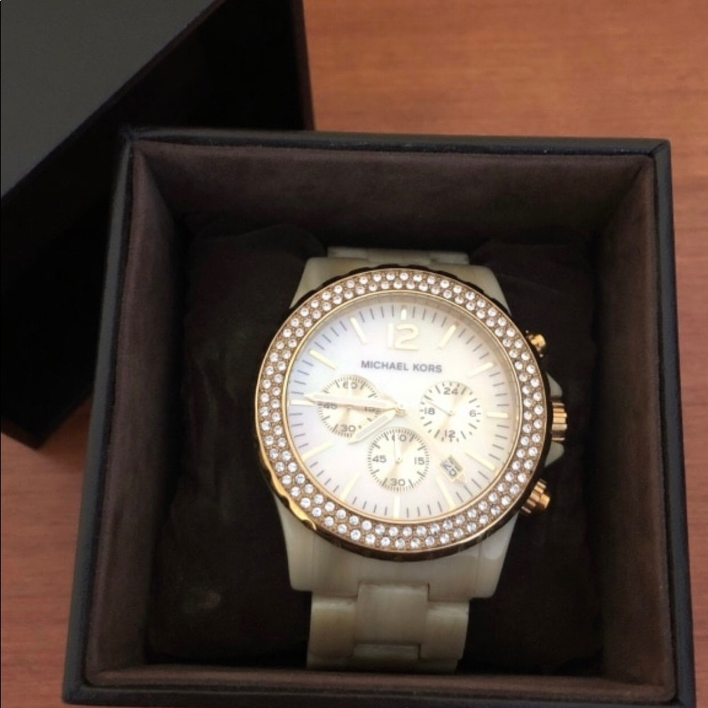 Michael Kors watch - Picture 3 of 4